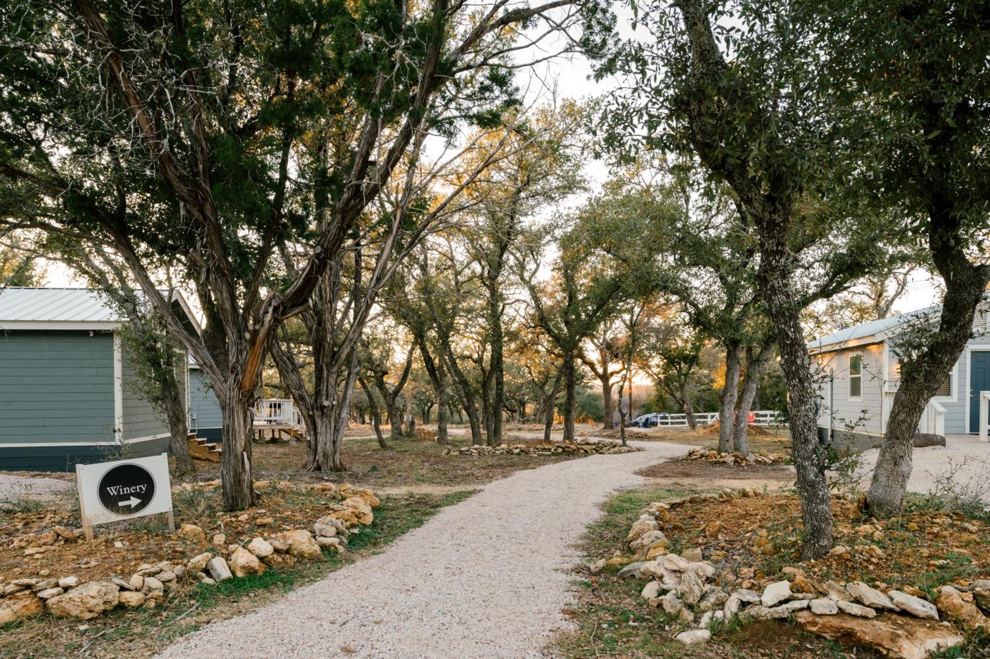 Anderson Cottage At Wrenwood Ranch, King Bed, Walking Distance To The Winery Johnson City Exterior foto